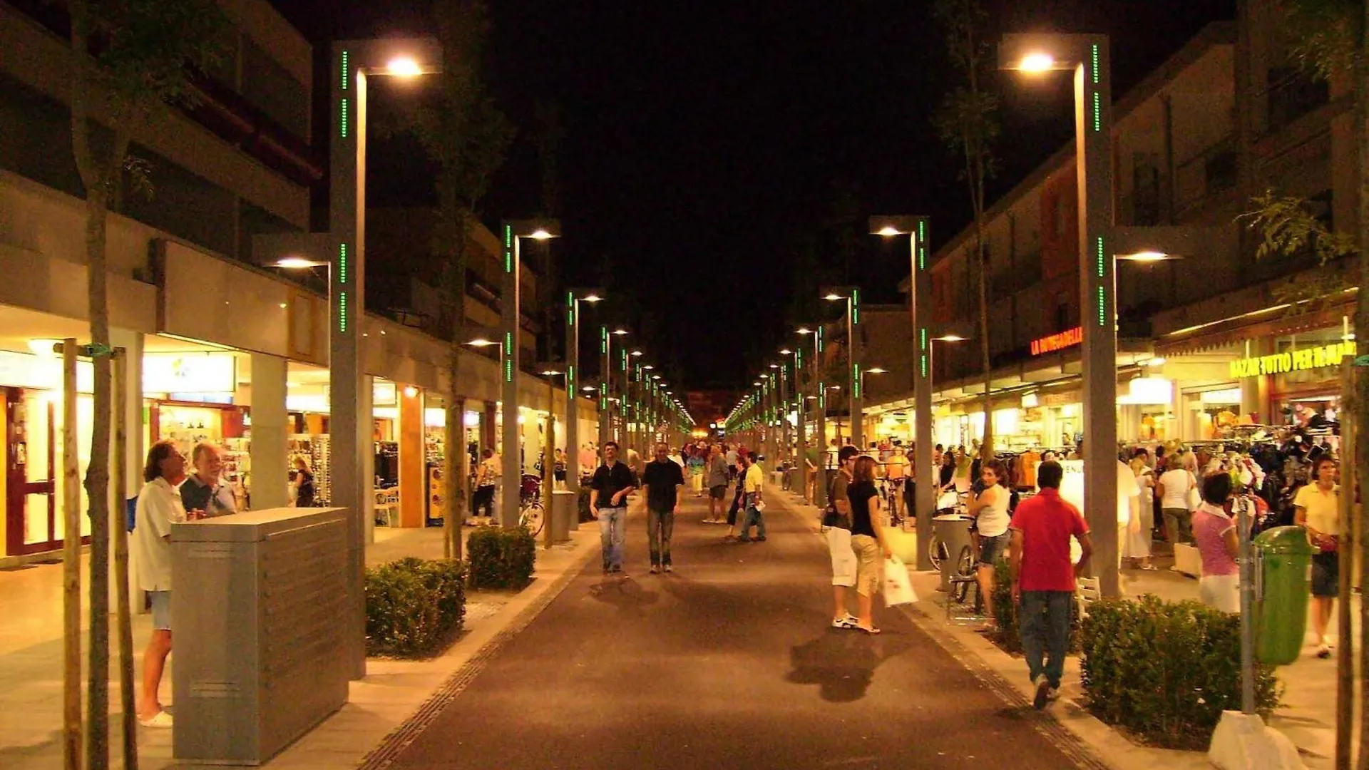 Charming Flat With Shared Pool - Beahost Apartman Bibione
